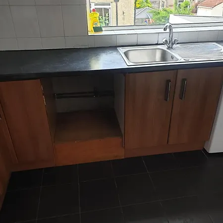 Nyaraló Clifton - 3 Bed Contractor House